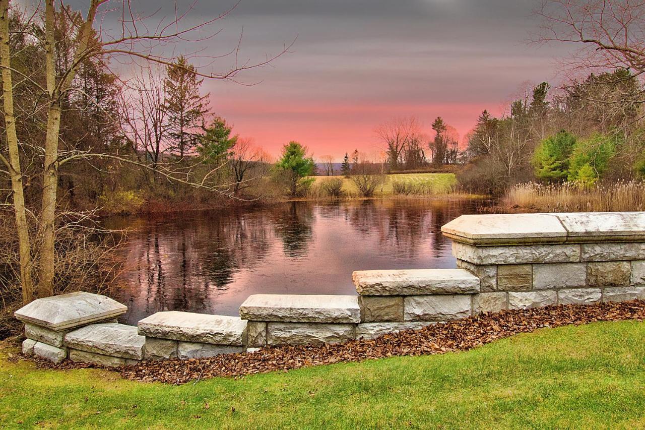 The Ponds At Foxhollow Ленокс Экстерьер фото